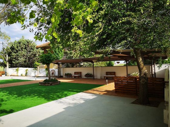 Foto 1 de Casa en venda a Monreal del Campo de 31 habitacions amb terrassa i jardí