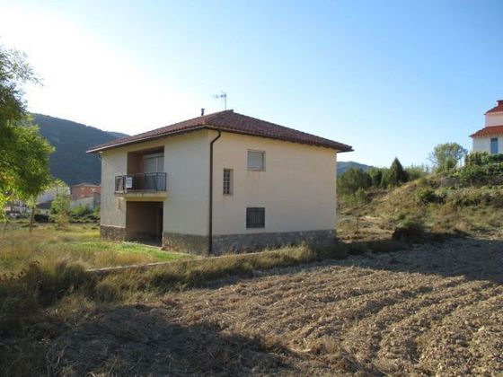 Foto 2 de Casa en venda a Manzanera de 3 habitacions amb terrassa i jardí