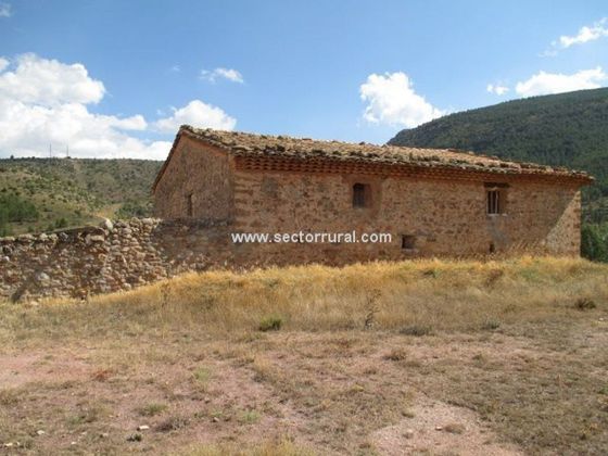 Foto 2 de Venta de casa rural en Manzanera de 5 habitaciones y 375 m²