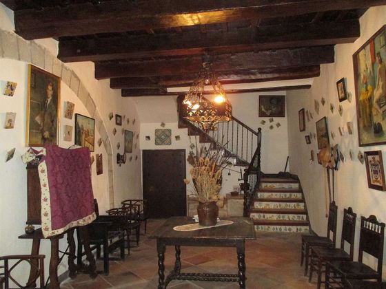 Foto 1 de Venta de casa en Rubielos de Mora de 6 habitaciones con terraza y garaje