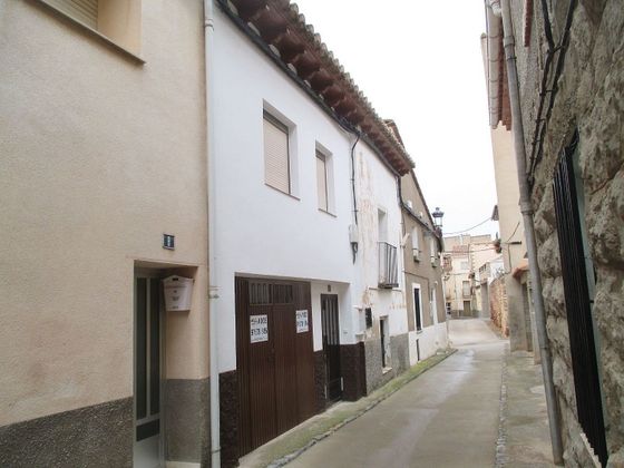 Foto 1 de Casa en venda a Puebla de Valverde (La) de 3 habitacions amb terrassa i garatge