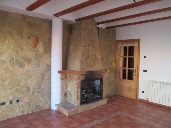 Foto 2 de Venta de casa rural en Torres de Albarracín de 6 habitaciones con terraza y garaje
