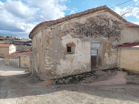 Foto 2 de Casa en venda a Jabaloyas de 4 habitacions amb terrassa