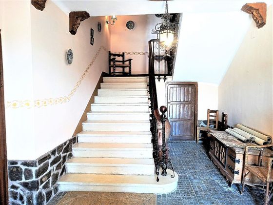Foto 2 de Casa en venda a Orihuela del Tremedal de 6 habitacions amb garatge i balcó