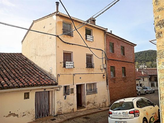 Foto 1 de Casa en venda a Orihuela del Tremedal de 5 habitacions amb terrassa