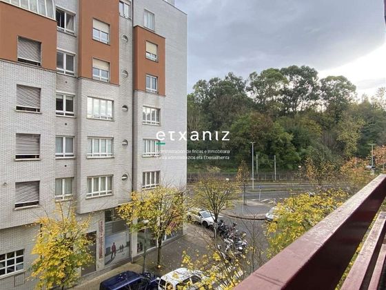 Foto 2 de Pis en venda a Amara - Berri de 3 habitacions amb balcó i calefacció