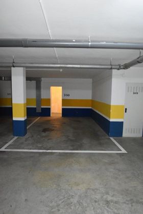 Foto 2 de Alquiler de garaje en calle Santa Barbara de 17 m²