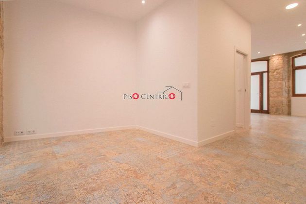 Foto 2 de Venta de piso en Monte Alto - Zalaeta - Atocha de 2 habitaciones y 60 m²