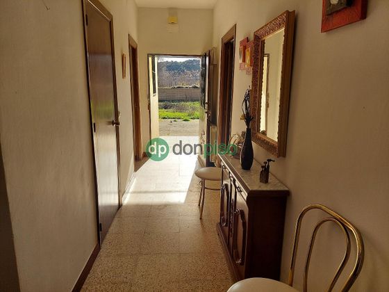Foto 2 de Venta de chalet en Carrascosa de Henares de 4 habitaciones con jardín y aire acondicionado