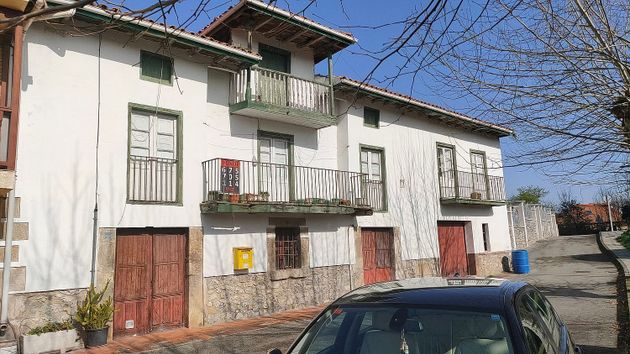 Foto 1 de Casa en venda a calle Vhp de 5 habitacions amb terrassa i garatge