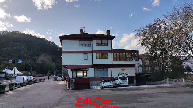 Foto 1 de Xalet en venda a plaza La de 6 habitacions amb terrassa i garatge