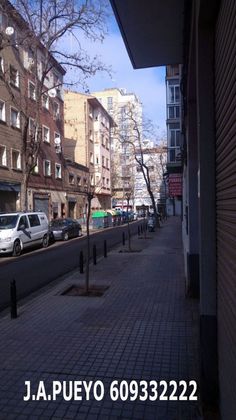 Foto 1 de Venta de local en calle Nuestra Señora del Salz de 70 m²