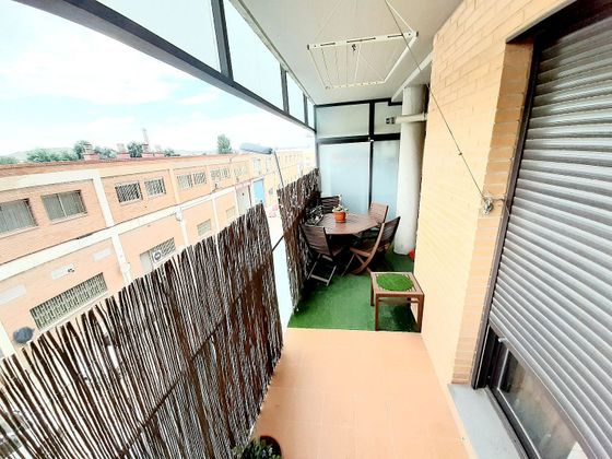Foto 2 de Venta de piso en calle Constitución de 2 habitaciones con terraza y piscina