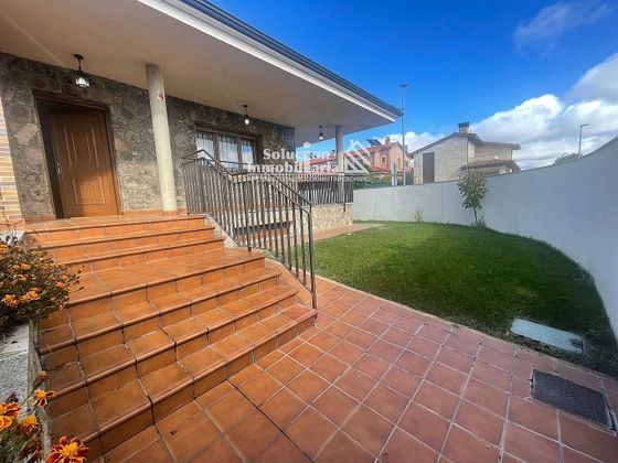 Foto 2 de Chalet en venta en Cabrerizos de 4 habitaciones con terraza y garaje