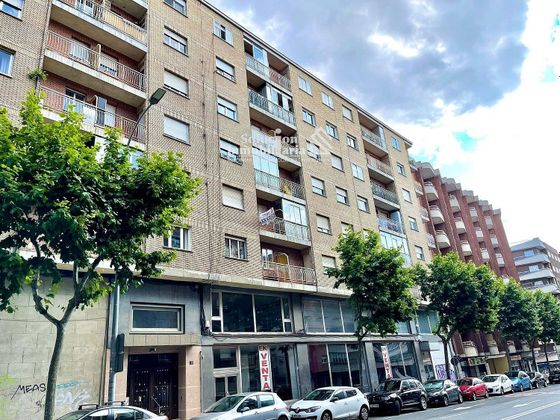 Foto 1 de Pis en venda a avenida De Los Comuneros de 4 habitacions amb balcó i calefacció