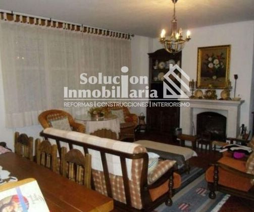 Foto 1 de Xalet en venda a Villares de la Reina de 4 habitacions amb piscina i garatge
