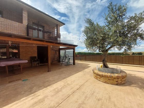 Foto 1 de Casa en venda a Cabrerizos de 4 habitacions amb garatge i balcó