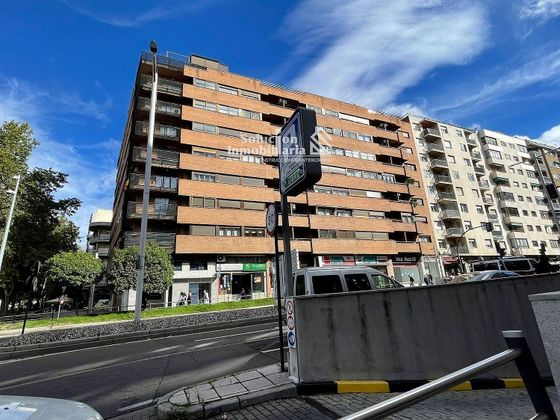 Foto 1 de Pis en venda a paseo Del Doctor Torres Villarroel de 4 habitacions amb balcó i calefacció