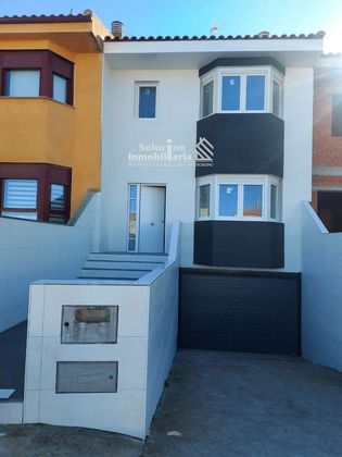 Foto 2 de Casa adossada en venda a Moríñigo de 3 habitacions amb garatge i calefacció