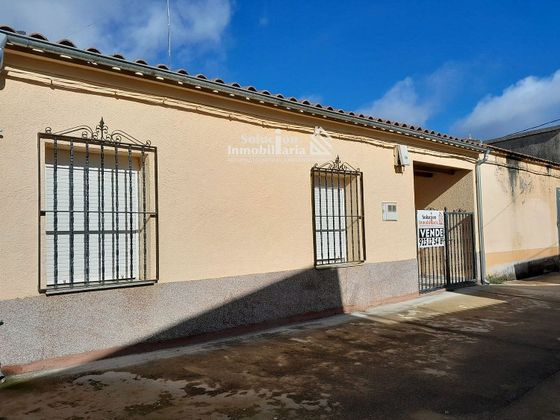 Foto 2 de Casa en venda a calle De El Humilladero de 3 habitacions amb garatge