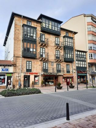 Foto 1 de Piso en venta en calle Carlos III de 5 habitaciones con balcón
