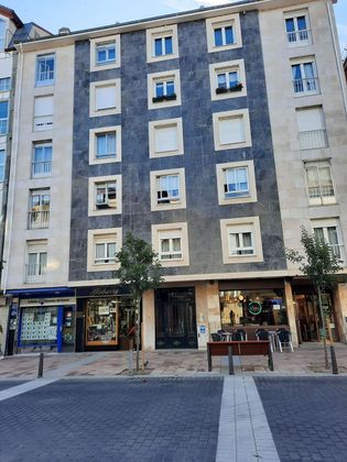 Foto 2 de Pis en venda a calle De Carlos III de 3 habitacions amb ascensor