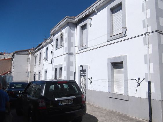 Foto 2 de Pis en venda a calle Cantabria de 2 habitacions amb garatge
