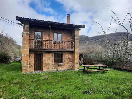 Foto 1 de Casa rural en venda a barrio Rucandio de 3 habitacions amb terrassa i garatge