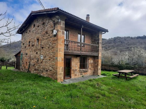 Foto 2 de Casa rural en venda a barrio Rucandio de 3 habitacions amb terrassa i garatge