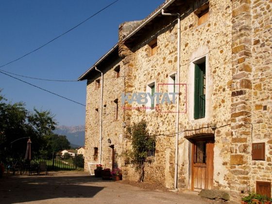 Foto 2 de Casa rural en venda a calle Casería Atxisain y Terrenos Pertenecidos de 4 habitacions amb jardí i mobles