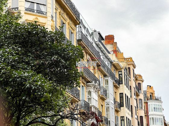 Foto 2 de Dúplex en venta en Centro - San Sebastián-Donostia de 3 habitaciones con terraza y balcón