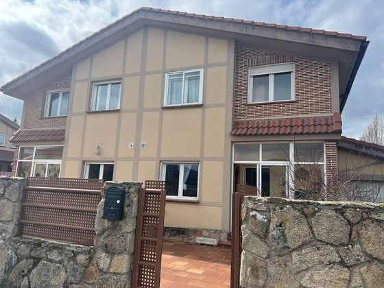 Foto 2 de Casa en venda a calle Ventaquemada de 3 habitacions amb terrassa i piscina