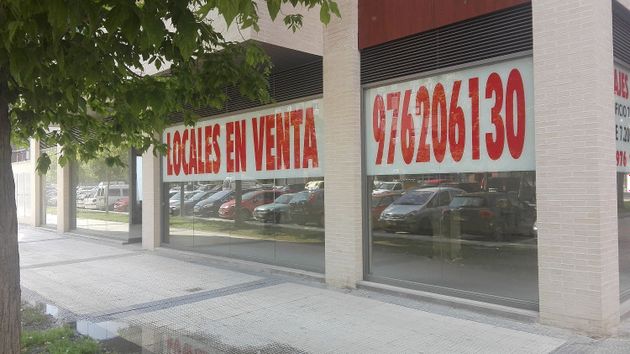 Foto 1 de Local en venda a calle Poeta Rosalía de Castro de 82 m²