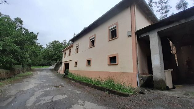 Foto 2 de Casa en venda a Valdés de 6 habitacions amb garatge