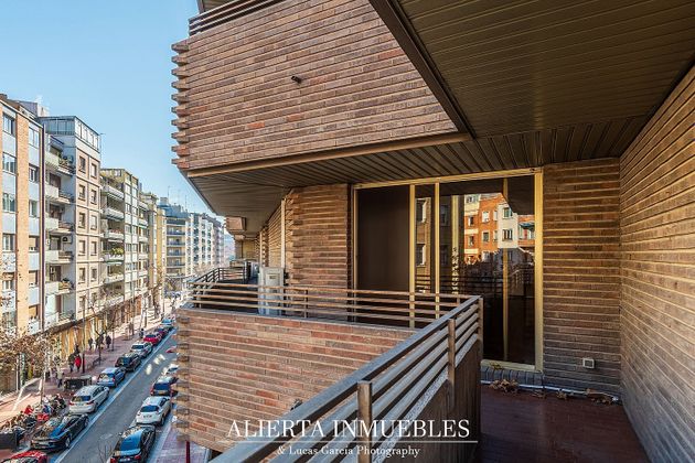 Foto 2 de Piso en venta en Paseo Sagasta de 6 habitaciones con terraza y garaje