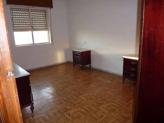 Foto 2 de Pis en venda a San José Obrero de 3 habitacions amb terrassa i ascensor