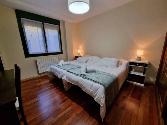 Foto 2 de Alquiler de piso en Cabrales de 3 habitaciones con muebles y balcón