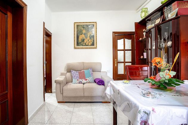 Foto 1 de Piso en venta en Provençals del Poblenou de 3 habitaciones con balcón y calefacción