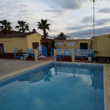 Foto 2 de Casa en venda a Villamanrique de la Condesa de 5 habitacions amb terrassa i piscina