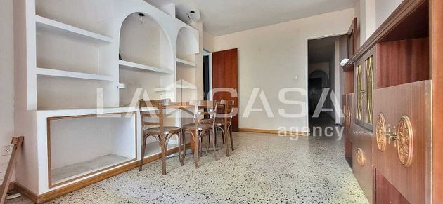 Foto 1 de Piso en venta en Delicias de 4 habitaciones con balcón y calefacción