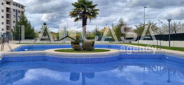 Foto 2 de Piso en venta en Arcas Reales - Pinar del Jalón de 3 habitaciones con piscina y garaje