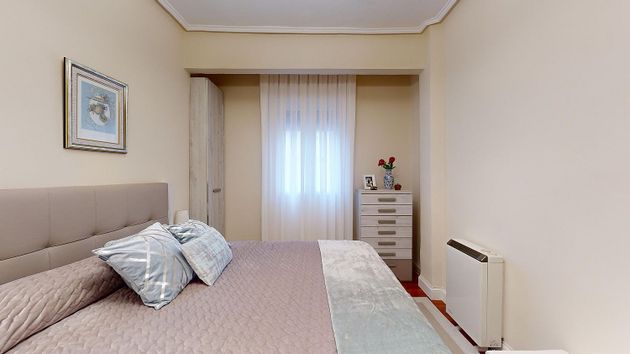 Foto 2 de Pis en venda a Bagatza - San Vicente de 2 habitacions amb calefacció i ascensor
