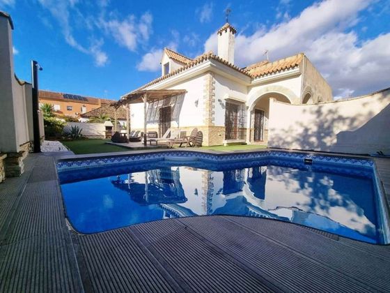 Foto 2 de Casa en venda a Zona Avda. Juan de Diego - Parque Municipal  de 5 habitacions amb terrassa i piscina