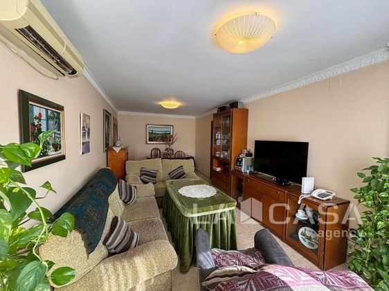 Foto 2 de Pis en venda a Montequinto de 3 habitacions amb terrassa i aire acondicionat