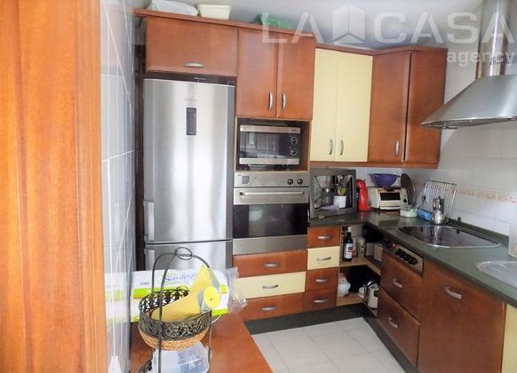 Foto 2 de Piso en venta en Centro-Calzada-Cabo Noval de 3 habitaciones con garaje y balcón