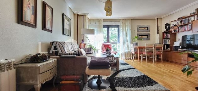Foto 1 de Pis en venda a Arturo Eyres - La Rubia de 4 habitacions amb garatge i calefacció