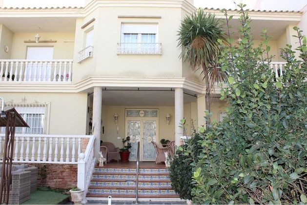 Foto 2 de Xalet en venda a Valdepeñas de 4 habitacions amb terrassa i piscina