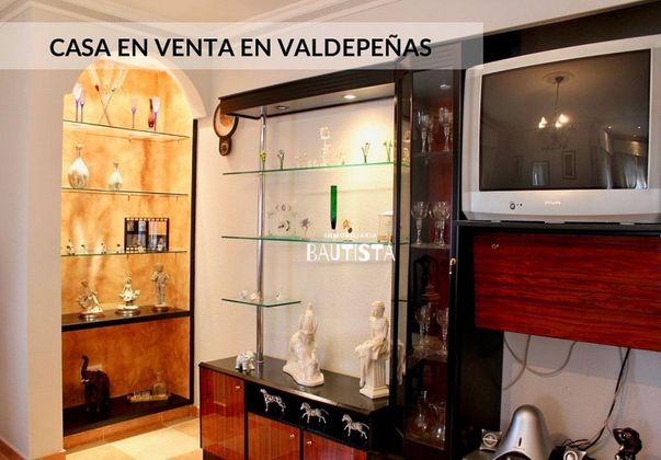 Foto 2 de Casa en venda a Valdepeñas de 3 habitacions amb terrassa i garatge