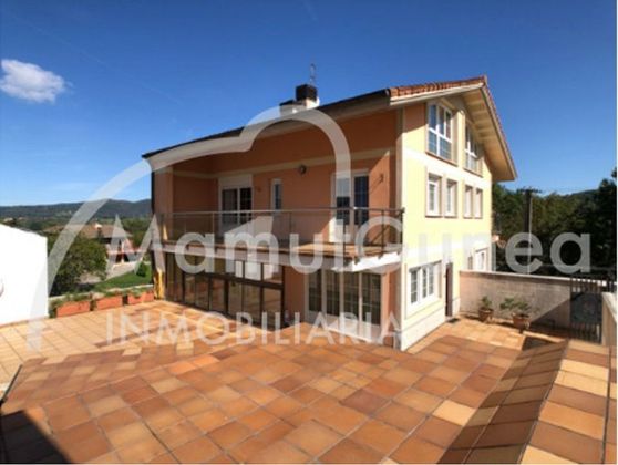 Foto 1 de Casa en venta en Oiartzun de 4 habitaciones con terraza y garaje