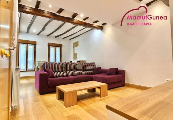 Foto 1 de Piso en venta en Oiartzun de 2 habitaciones con terraza y muebles